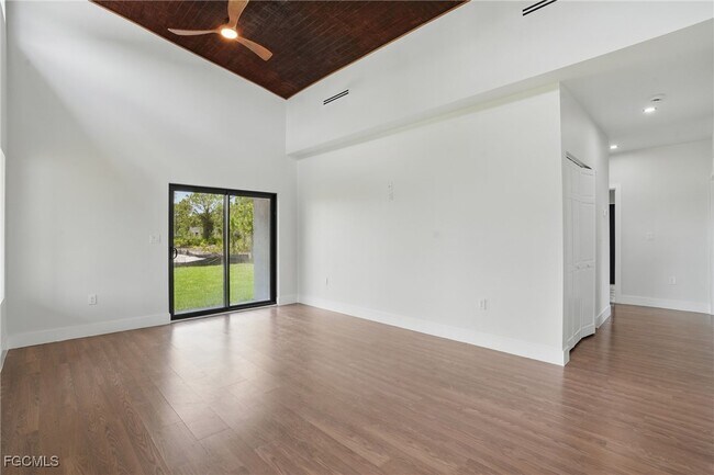 Building Photo - 2815 45th St W
