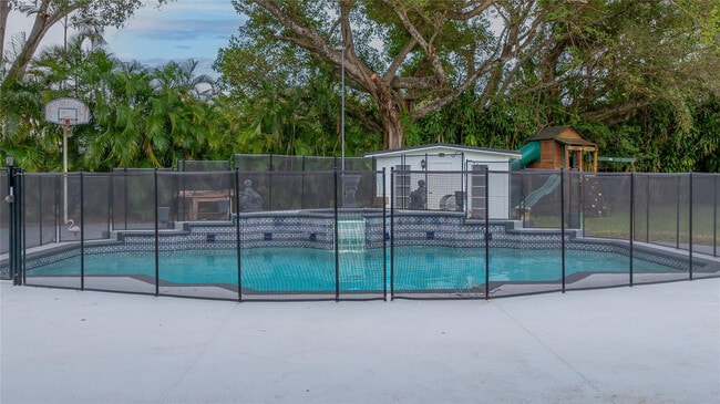 Building Photo - 13401 SW 83rd Ave