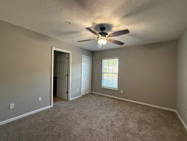 Building Photo - 213 Leese Dr