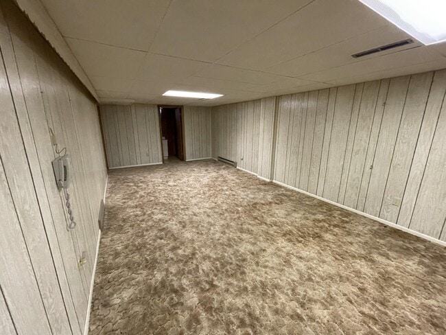 Building Photo - 1608 Mitchell Dr