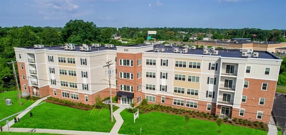 Building Photo - Lofts at 335