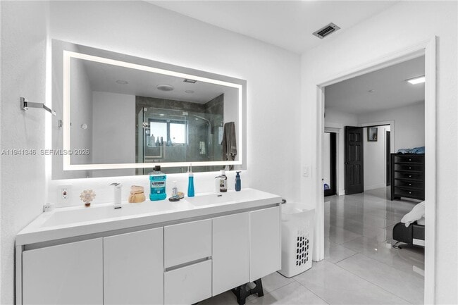 Building Photo - 551 SW 127th Ave