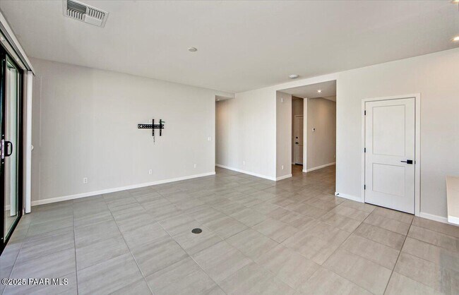 Building Photo - 5744 E Killen Loop