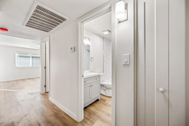 Building Photo - 4139 N 27th St