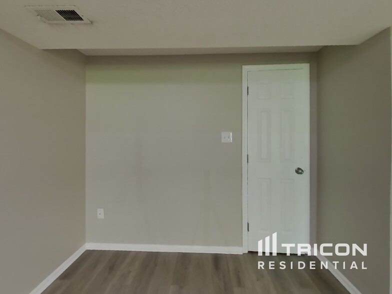 Building Photo - 1650 Elkwood Ct