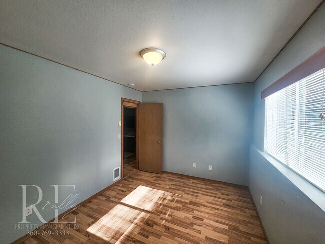 Building Photo - MILITARY DISCOUNT - $75/MO OFF!!