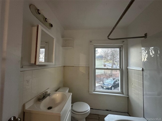 Building Photo - 17 Church St