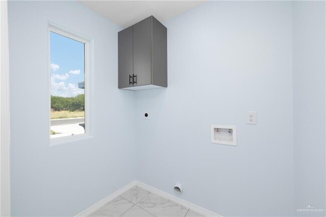 Building Photo - 2307 San Charbel St