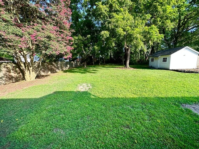 Building Photo - 476 Harpersville Rd
