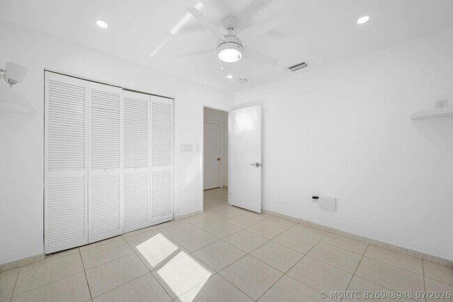 Building Photo - 9515 SW 118th Ct
