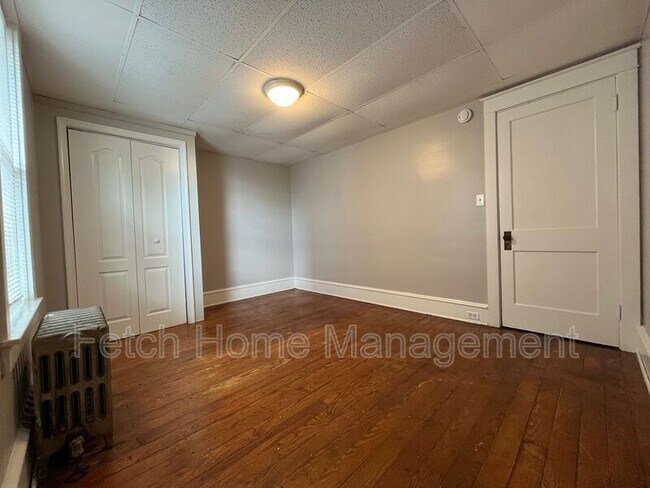 Building Photo - 23 S Custer Ave