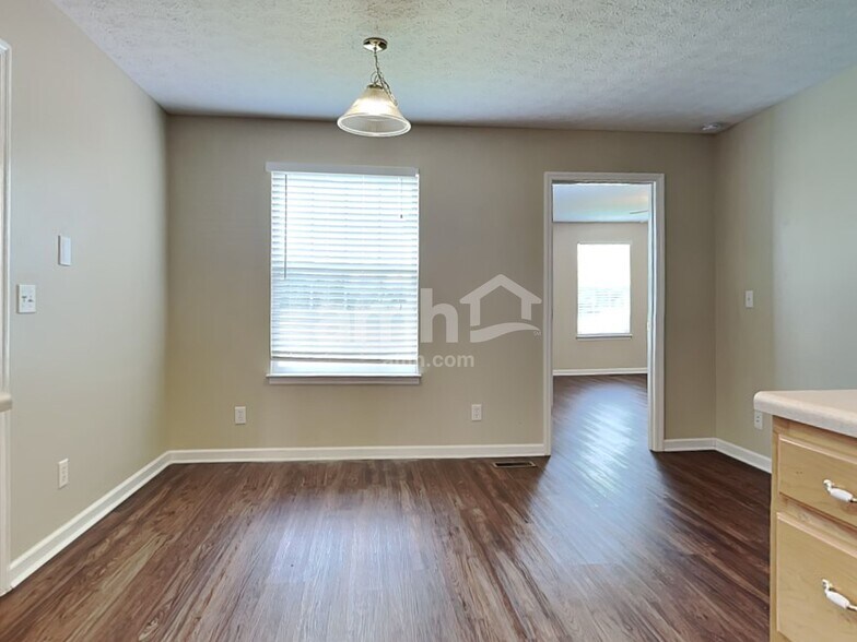 Building Photo - 308 Bluefield Ln