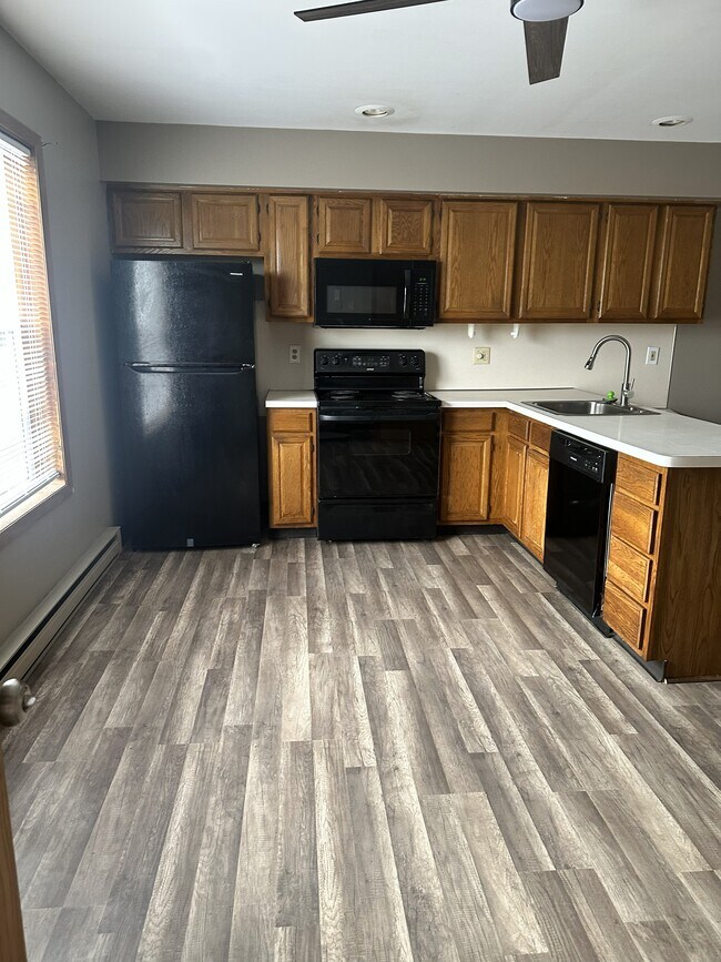 Building Photo - 175 Victoria Arms Cir