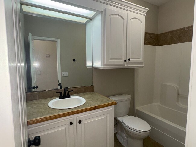 Building Photo - For Rent in Brandon School District!