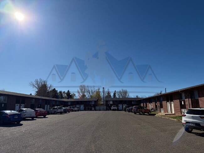 Building Photo - 710 Downey St