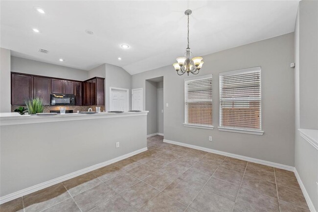Building Photo - 922 Fulbourne Dr