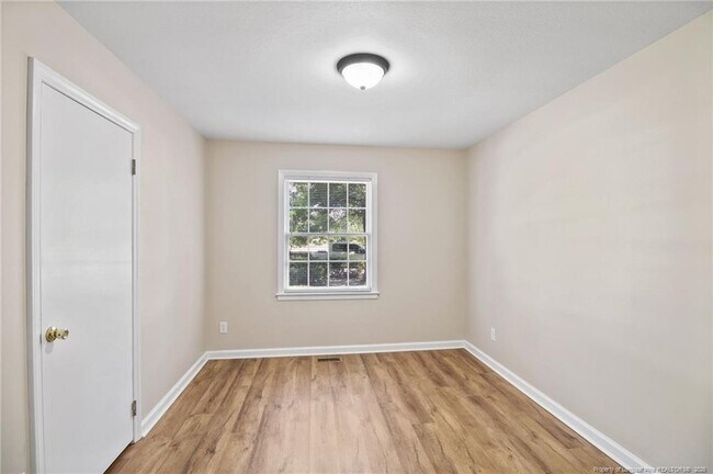 Building Photo - 309 Kenwood Dr