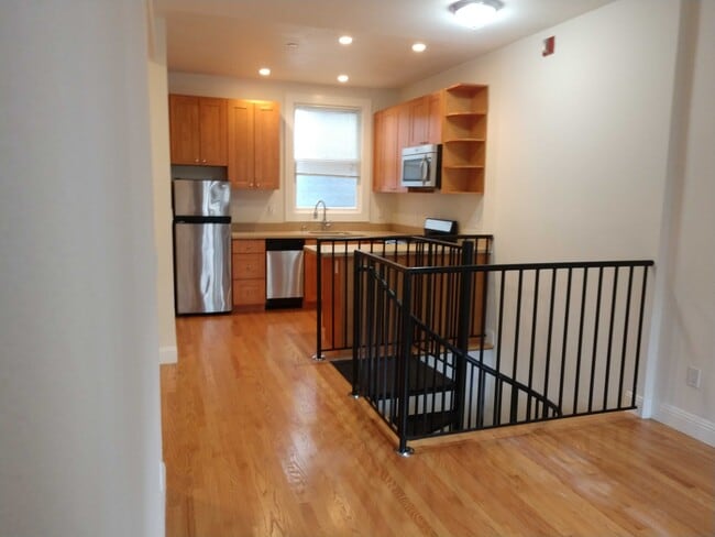 Building Photo - 1246 Bush St