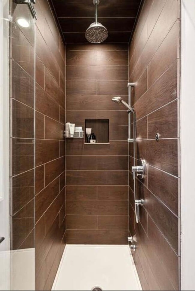 Building Photo - Spacious 3BR Condo in prime Lincoln Park l...