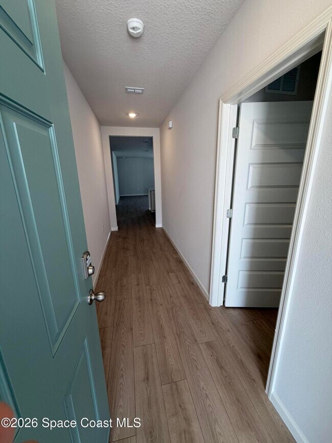 Building Photo - 1434 Garabaldi Cir SE