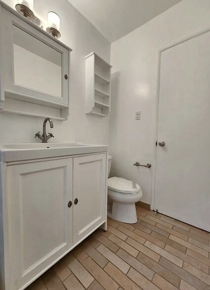 Building Photo - 1940 S Beverly Glen Blvd