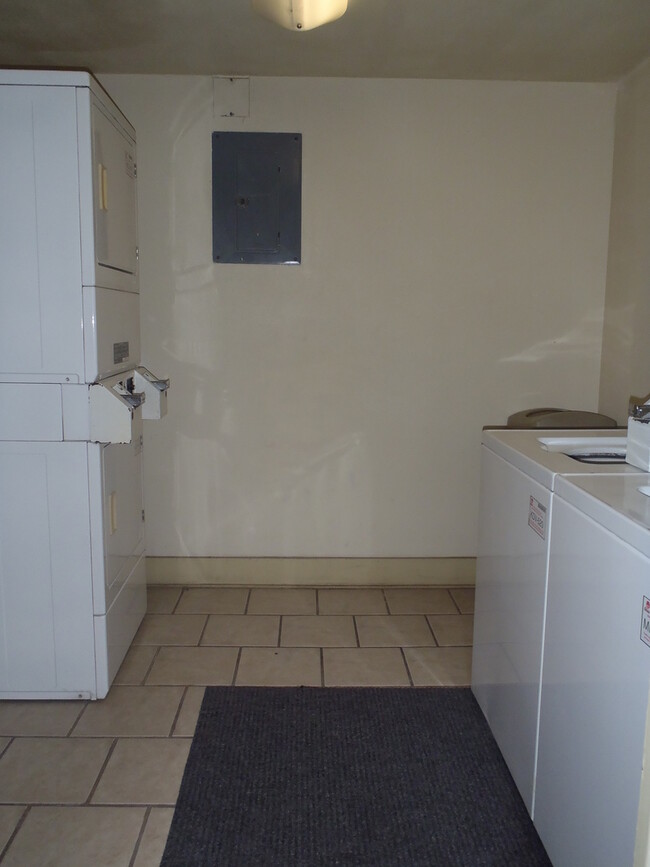 Building Photo - 3815 Guadalupe St