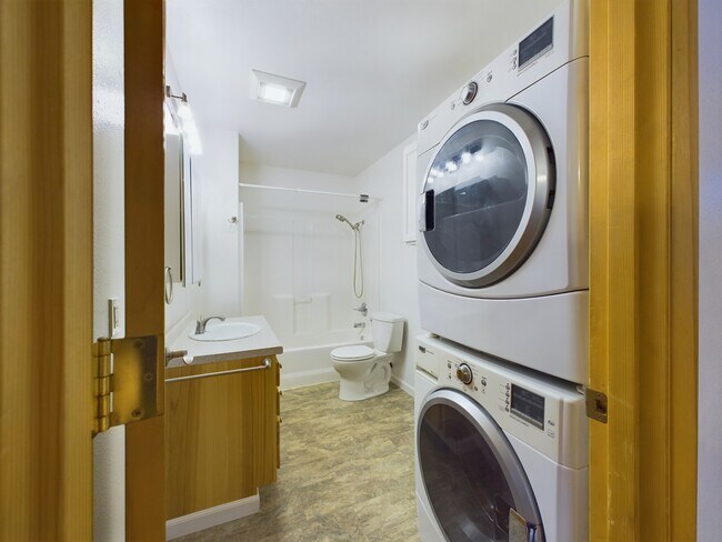 Building Photo - 3380 Venus Dr