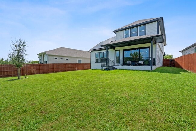 Building Photo - 16913 Adoro Dr