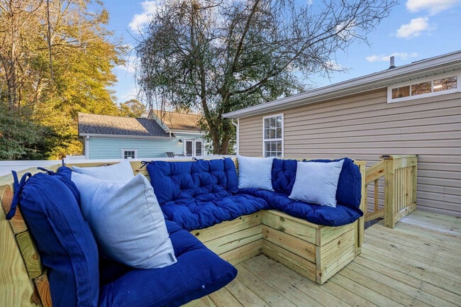 Building Photo - 430 Yaupon Ave