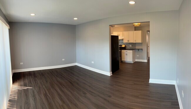 Building Photo - 3760 W 120th St