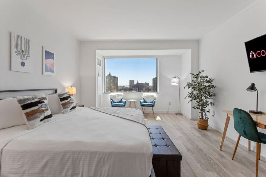 Primary Photo - 810 Pacific Ave