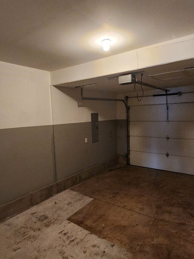 Building Photo - 204 N Harrison St