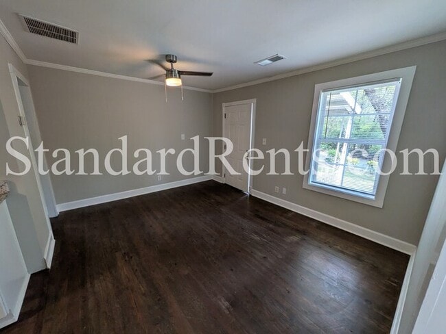 Building Photo - 1770 Wenlock St NW