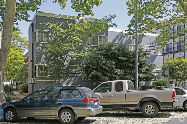 Building Photo - Morgenson Manor