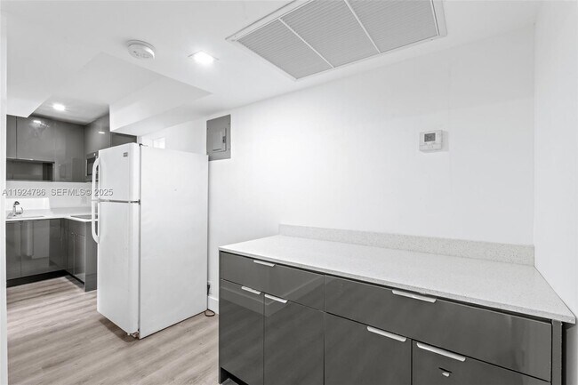 Building Photo - 2847 Polk St