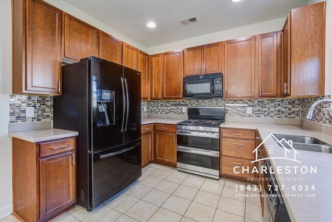 Building Photo - 156 Red Leaf Blvd