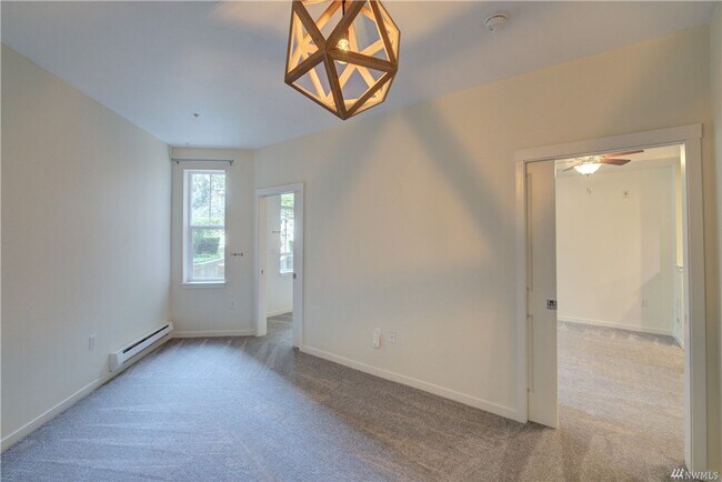 Building Photo - 1Bd/1Ba Redmond Condo