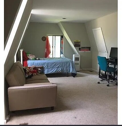 Building Photo - 10 Esprit Ter