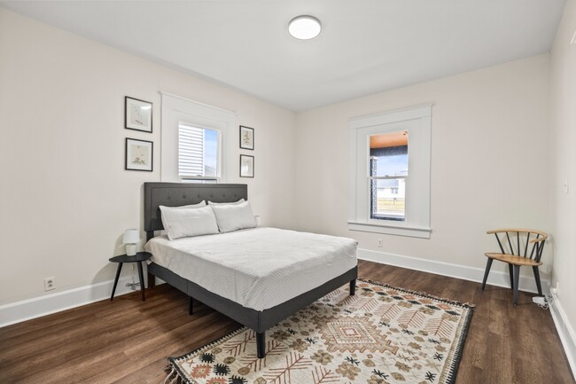 Building Photo - 941 E Raymond St