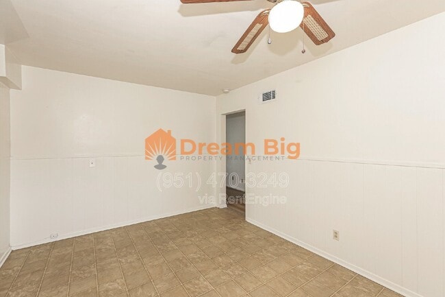 Building Photo - 5971 Sunland Pl