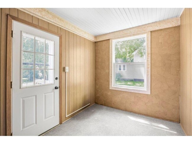 Building Photo - 857 Bradley Ave