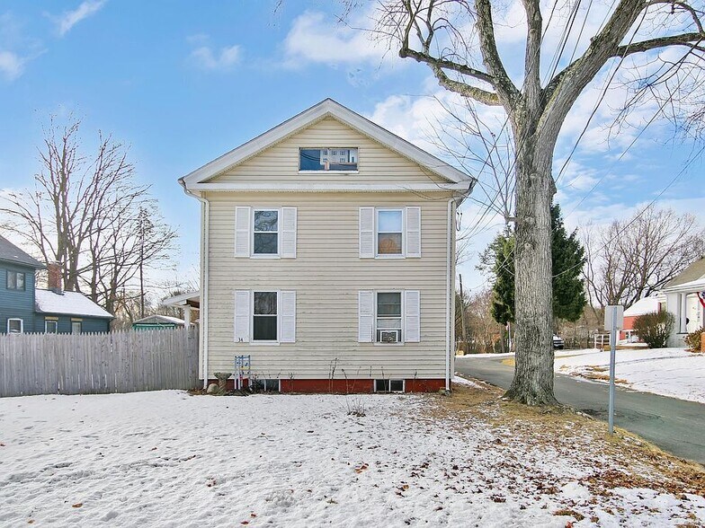 Building Photo - 34 Elm St