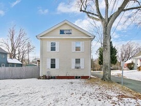 Building Photo - 34 Elm St