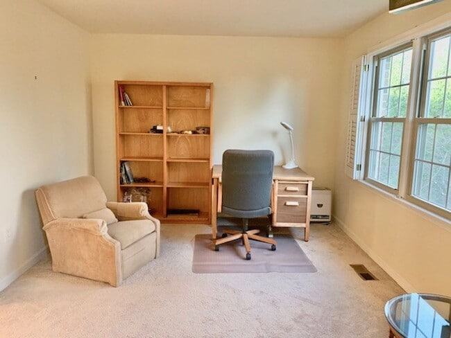 Building Photo - Beautiful home in North Bethesda with atta...