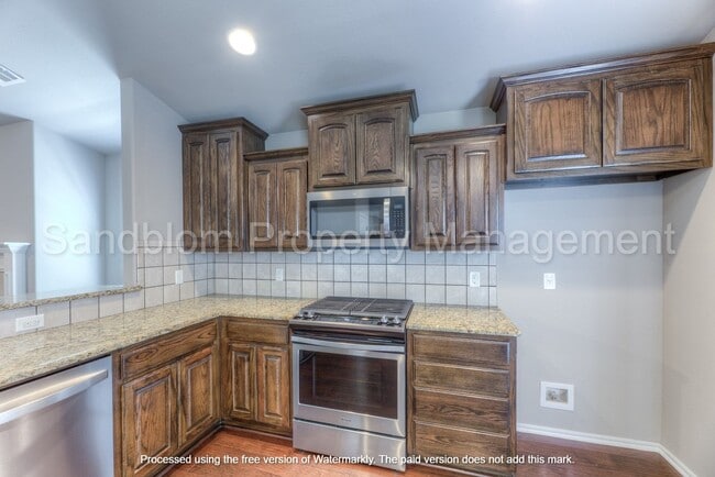 Building Photo - FOR LEASE | Jenks | 4 Bed, 2.5 Bath | $184...