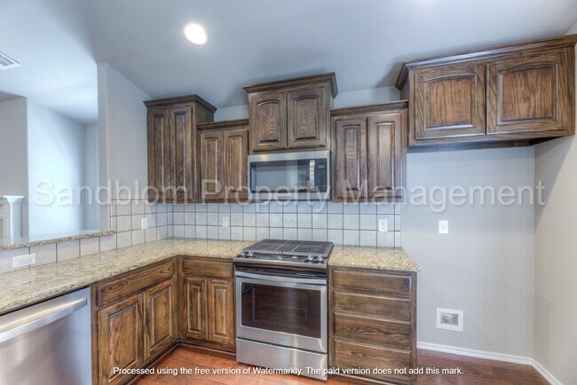 Building Photo - FOR LEASE | Jenks Home | 4 Bed, 2.5 Bath $...