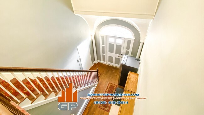 Building Photo - 102 S Main St