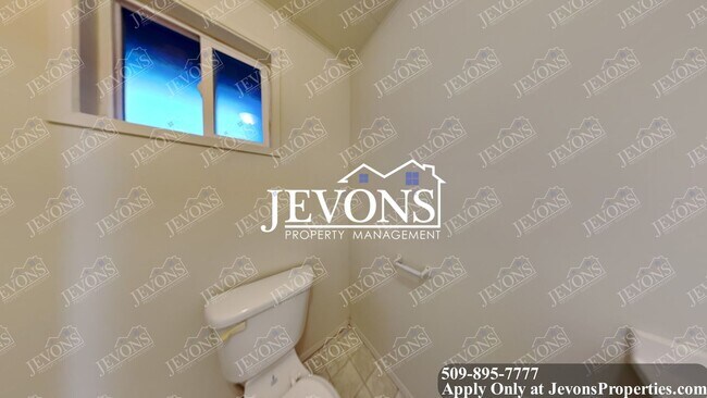 Building Photo - 50% off on the first full month's rent if the move-in occurs by 5/31.