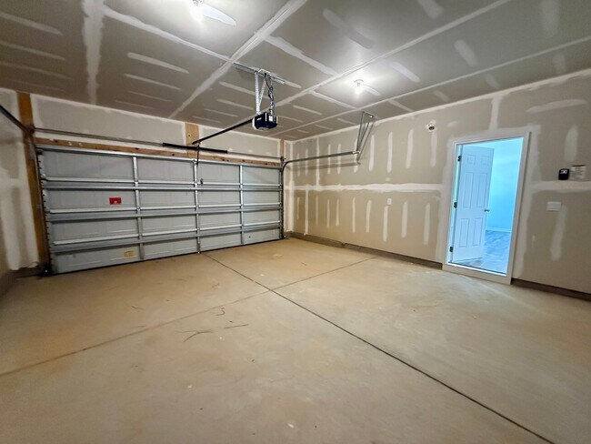 Building Photo - Beautiful, New Construction, 4BR/3.5BA Home in Secrest Commons