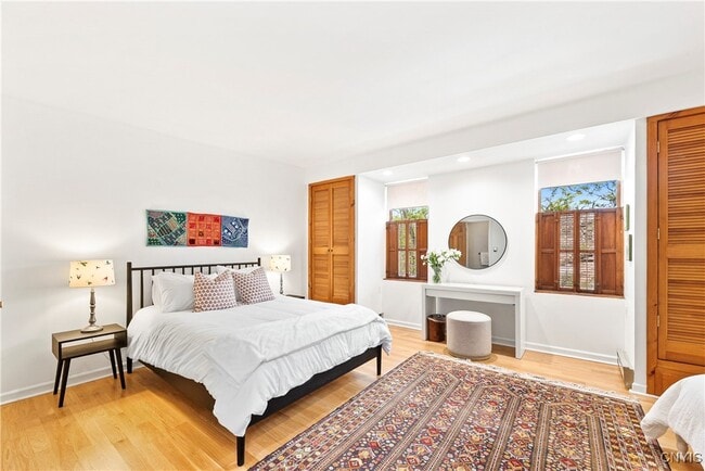 Building Photo - 18 E Genesee St